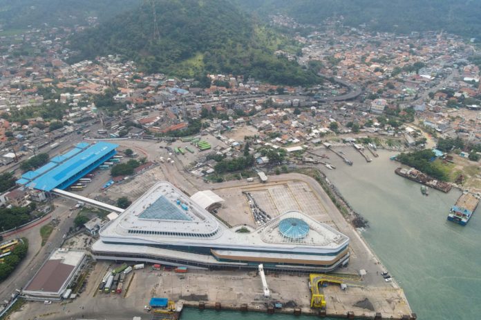 Kebakaran kapal Ferry di Pelabuhan Merak