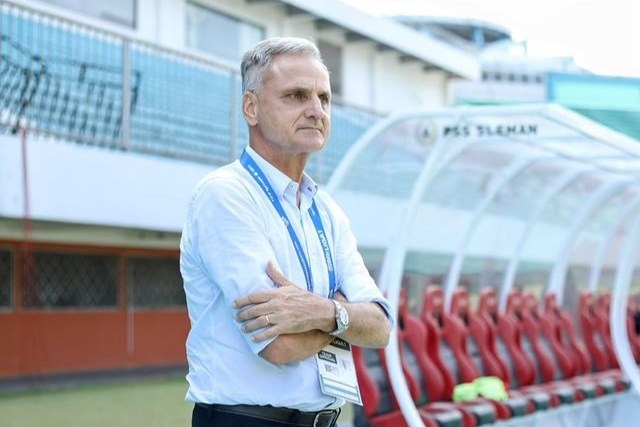 PSS Sleman resmi menerima pengunduran diri pelatihnya Marian Mihail. Sumber-Instagram @Marianmihail