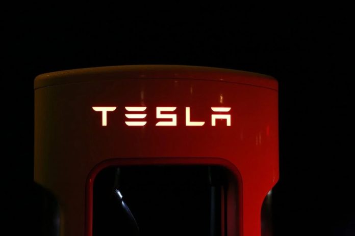 200K Cybertruck Tesla Kembali menjadi perbincangan hangat setelah pencanangannya oleh Elon Musk pada Kamis lalu. Sumber : Pexels @tesla